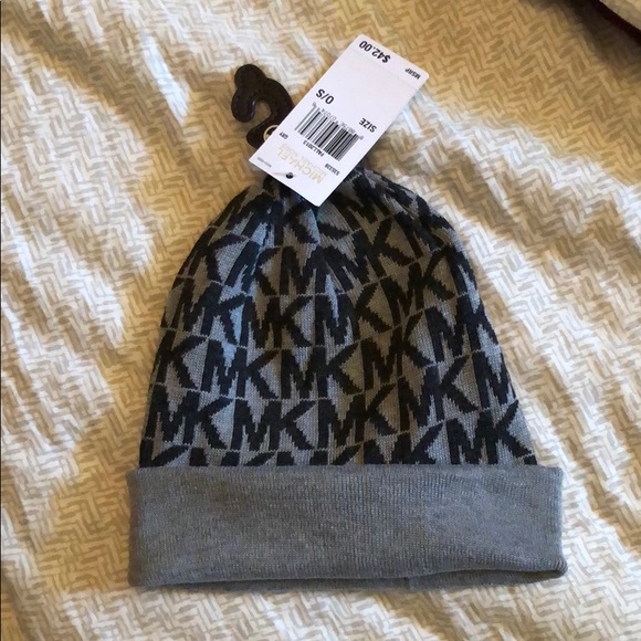 Micheal kors beanie - Picture 4 of 4